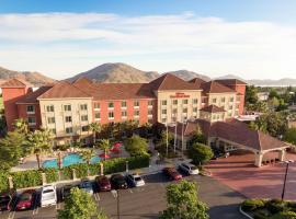 Hilton Garden Inn Fontana: Fontana şehrinde bir otel