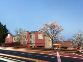 DoubleTree by Hilton Portland Tigard