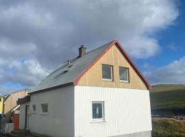Cosy house in the old village: Miðvágur şehrinde bir daire