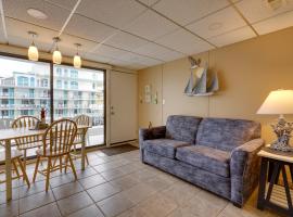 Cozy Oceanfront Condo with Pool and Beach Access!, hotel en Wildwood Crest