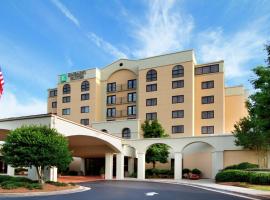 Embassy Suites by Hilton Greensboro Airport, hotell  lennujaama Piedmont Triadi lennujaam - GSO lähedal