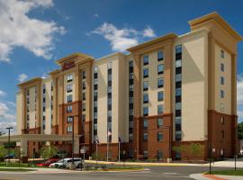 Hampton Inn & Suites Falls Church, готель у місті Фоллс-Черч