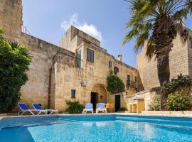 Dar tas-Soru Farmhouse with Private Pool, villa i Għasri