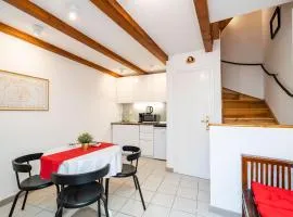 Lovely holiday house Othello next to the Buža beach