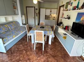 Roberto House Beach - Taormina Mare, apartamento em Giardini Naxos