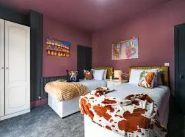 Hull 3 Bedrooms Garden Central House Sleeps 6 Hosanna MERCI Showy Cozy - Close to Princess Ave