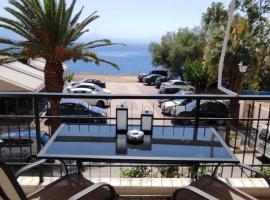 Sea side apartment, holiday rental in Loutraki