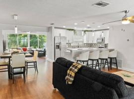 Stadium Sunflower Miramar home, 3 bd, 2 ba, holiday home in Miramar