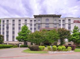Hampton Inn & Suites Legacy Park-Frisco، فندق في فريسكو