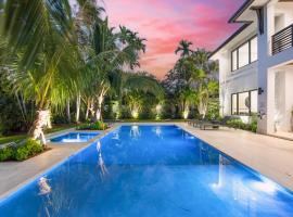 Villa in Coral Gables with Pool Jacuzzi Game Room, hotel Miamiban