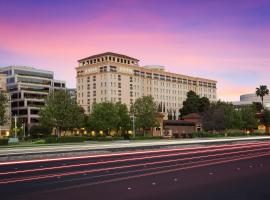 Juniper Hotel Cupertino, Curio Collection by Hilton, hotel near Mountain Winery, Cupertino