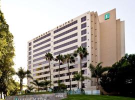 Embassy Suites by Hilton San Diego La Jolla, отель в Сан-Диего, в районе Ла-Хойя