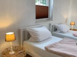 einfache Monteurswohnung am Ederseeradweg mit 2 Schlafzimmern, Terrasse, Parkplatz - Wohnung 2