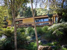 Maitai Whare Iti - Adventure Cabins & House, guest house in Nelson