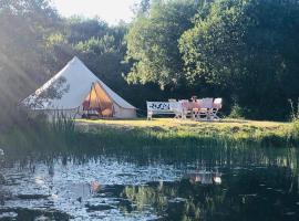 Rose, kamp sa luksuznim šatorima u gradu Sent Ostel