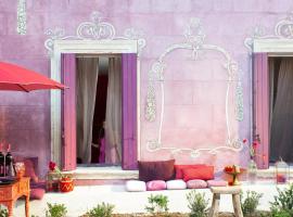 Village Castigno, hotel v destinaci Assignan