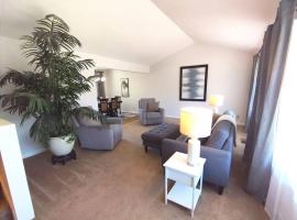 Entire House-Luxurious SF & Napa Valley Getaway!, villa in Vallejo
