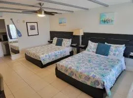 River Delight,Studio109, Beach & Pool steps away + WiFi