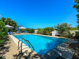 Villa Can Joan den Coves, cheap hotel in Santa Gertrudis de Fruitera