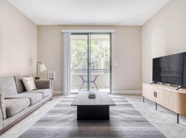 San Mateo 2BR w Pool Gym easy highway access SFO-713，位于福斯特城的酒店