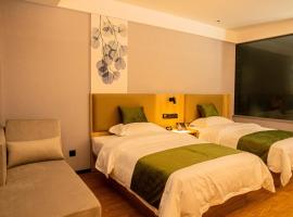 GreenTree Inn Express Hotel Fuyang Development Zone Oriental Pearl、阜陽のホテル