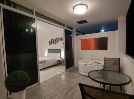 Bonsai Jacuzzi Suites