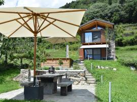 Grandin Holidayhouse, villa in Domaso