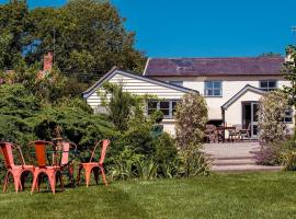 Cosy Cottage with Log Burner, Large Garden, Dog Friendly!, villa em Monks Eleigh