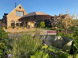 LA LONGERE GALOPE, hotel económico em Sainte-Gauburge-Sainte-Colombe