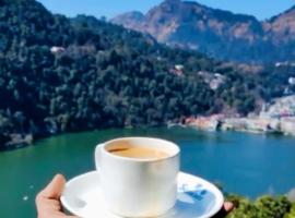 Sukoon- A Lake view BnB by Boho, bed & breakfast σε Nainital