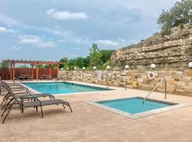 Baymont Inn & Suites by Wyndham Glen Rose, hotel u gradu 'Glen Rose'