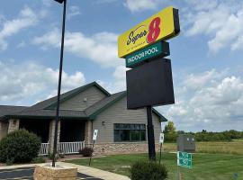 Super 8 by Wyndham Sturtevant Racine, hotel v destinaci Sturtevant