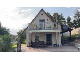 Schneewittchens Haus, hotel con estacionamiento en Trebishain