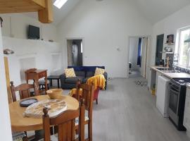 Lavender lane cottage, family hotel in Tralee