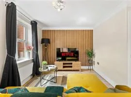 Charming Cotswolds Escape - 5 Bedrooms - Garden