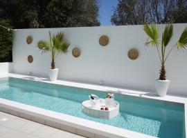 Villa Pastida - Private Pool and Jacuzzi, hotell i Pastida