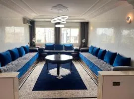 Huge 4 bedroom Condo 2 min walking to TGV train