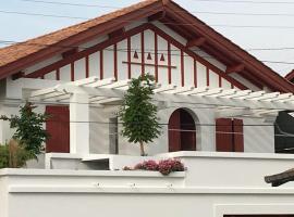 Appartement en rez de jardin, hotel v destinaci Ciboure