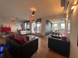 Large Luxury Business Apartment Geel, hotell i Geel