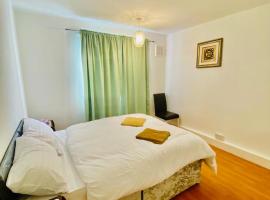 Wonderful Apartment in London, self catering accommodation in The Hyde