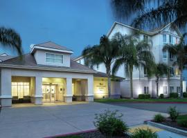 Homewood Suites by Hilton Fresno Airport/Clovis โรงแรมในโคลวิส
