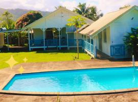 TEVIHOUSE 2 Bedrooms House or-and Bungalow with Pool, hotell sihtkohas Taravao