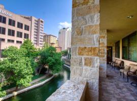 Embassy Suites San Antonio Riverwalk-Downtown, hotelli kohteessa San Antonio
