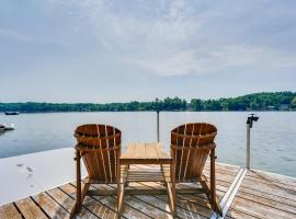 Lakefront Queensbury Home Kayaks and Boat Dock, готель у місті Куінсбері