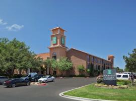 Embassy Suites Lubbock, hotel keluarga di Lubbock