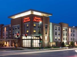 Hampton Inn & Suites Omaha-Downtown, hotel near Eppley Airfield - OMA, 
