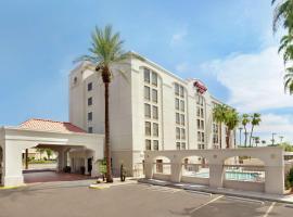 Hampton Inn Phoenix-Chandler, hotel cerca de Wild Horse Pass Motorsports Park, Chandler