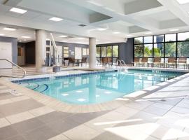 Embassy Suites by Hilton Atlanta Galleria、アトランタのヒルトンホテル