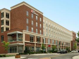 Hilton Garden Inn Westchester Dobbs Ferry, хотел в Dobbs Ferry