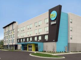 Tru By Hilton Louisville East Ky โรงแรมใกล้ Village Square Shopping Center ในลุยส์วิลล์